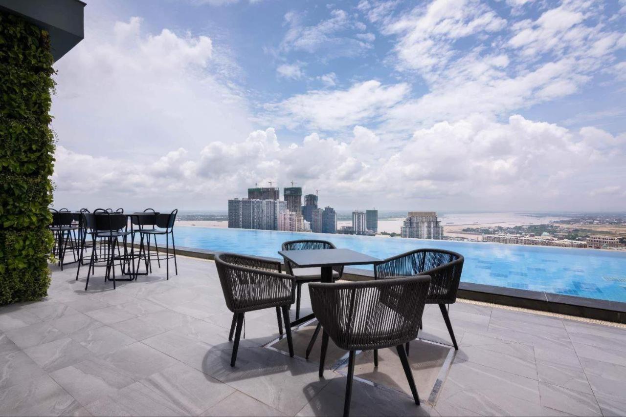 Sf Hotel Penthouse Residences Phnom Penh Exterior foto